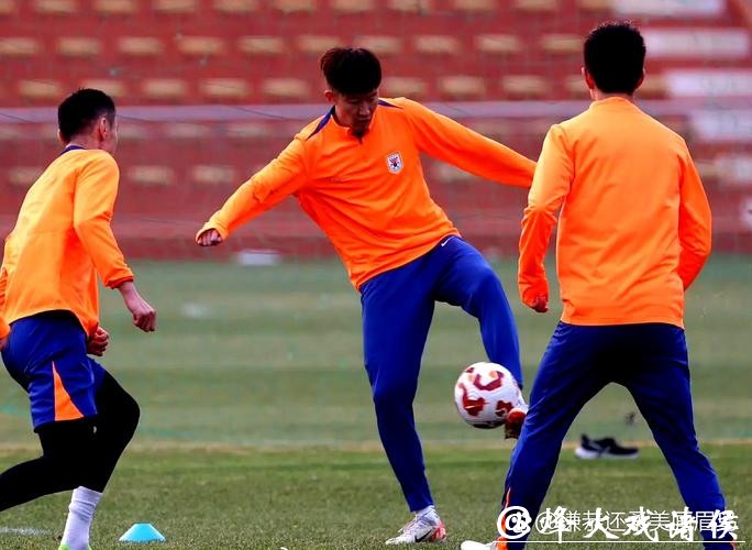 依木兰速度不够,练身体来凑,马德鲁加带不了新人 泰山队挖掘潜力 依木兰速度不够,练身体来凑,马德鲁加带不了新人 泰山队挖掘潜力